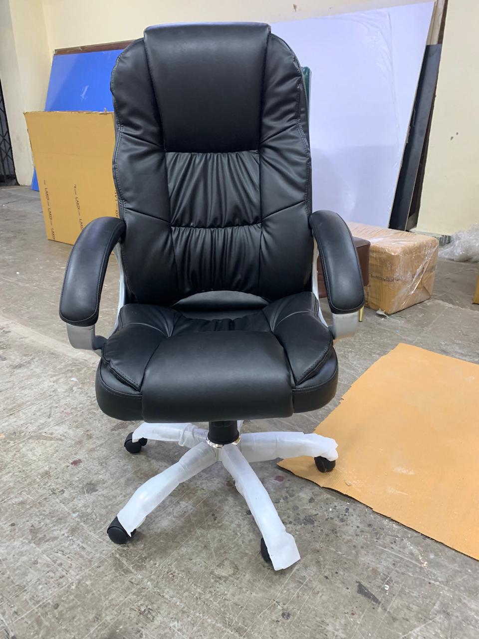 High Back Director Chair with Height Adjustable Wheels Base