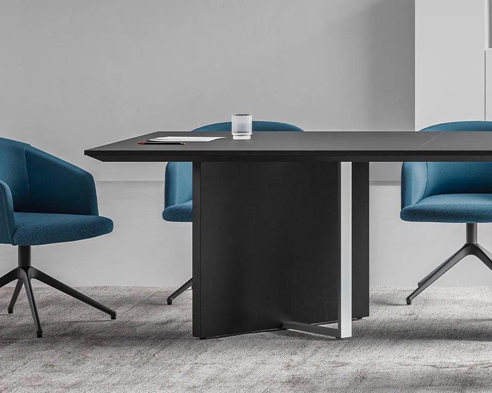 Conference Table for Office Furniture Made in Particle Board/ MDF/Plywood with Metal Legs and Meeting Table