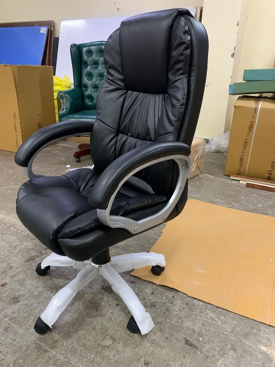 High Back Director Chair with Height Adjustable Wheels Base