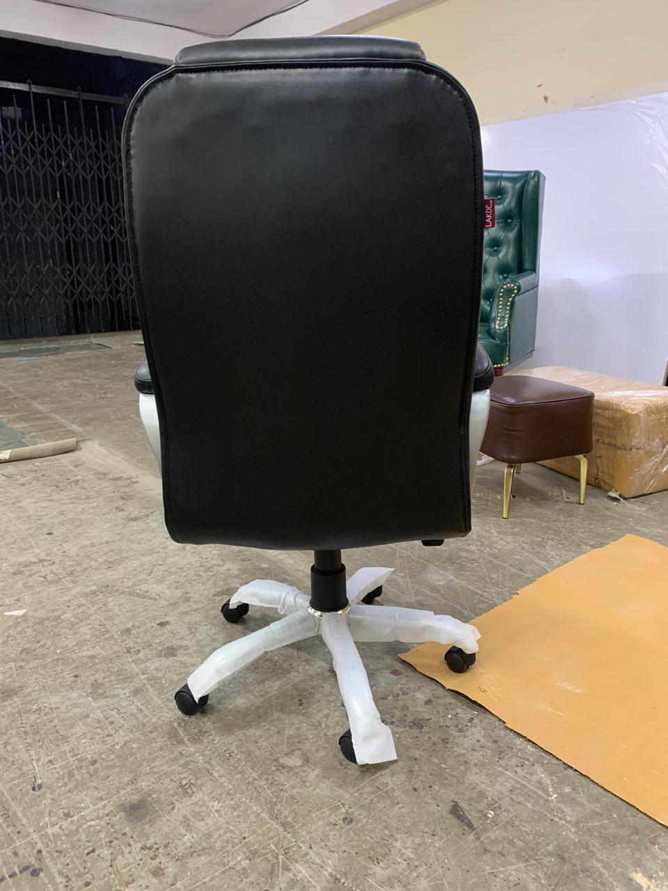 High Back Director Chair with Height Adjustable Wheels Base