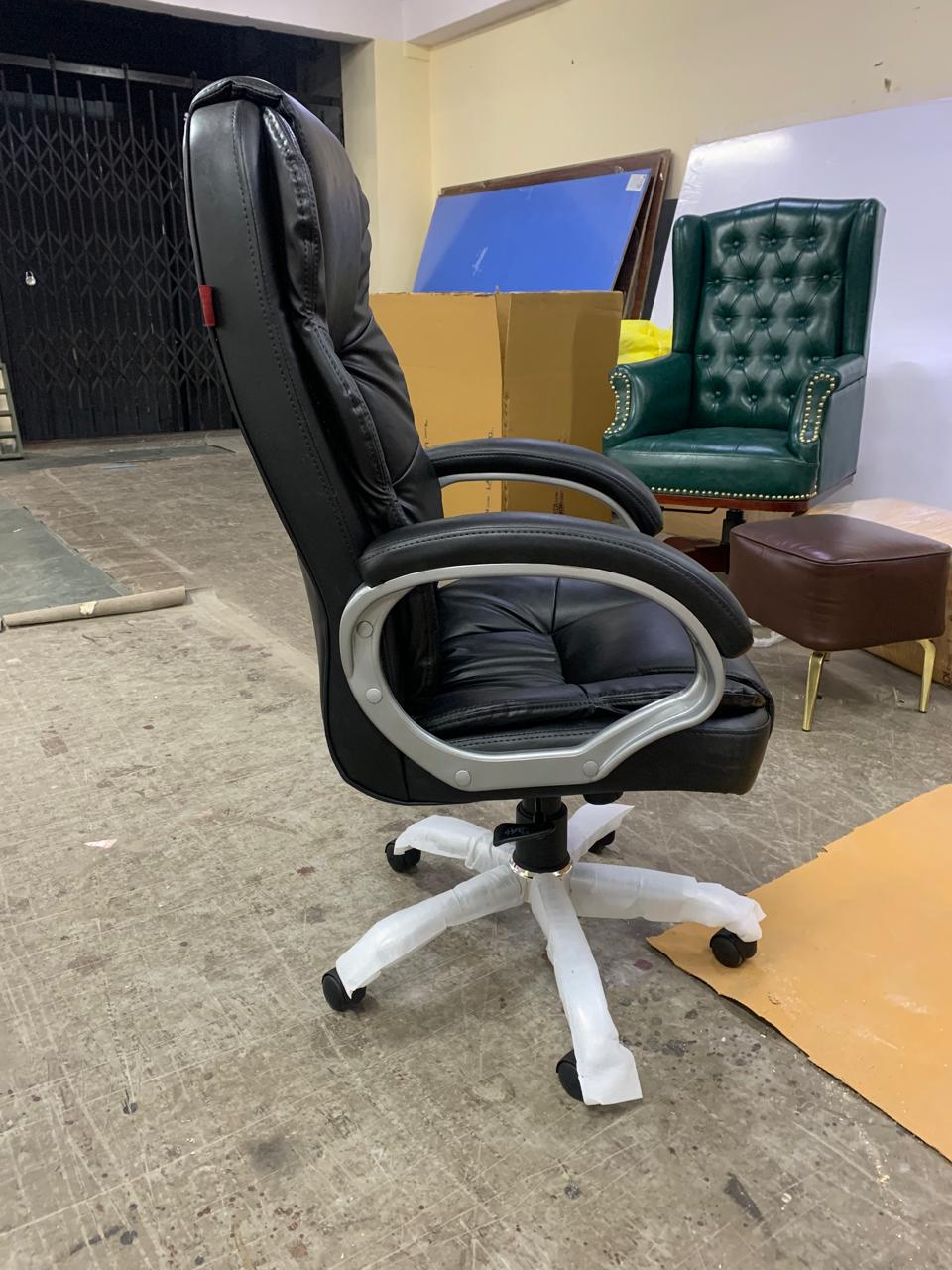 High Back Director Chair with Height Adjustable Wheels Base