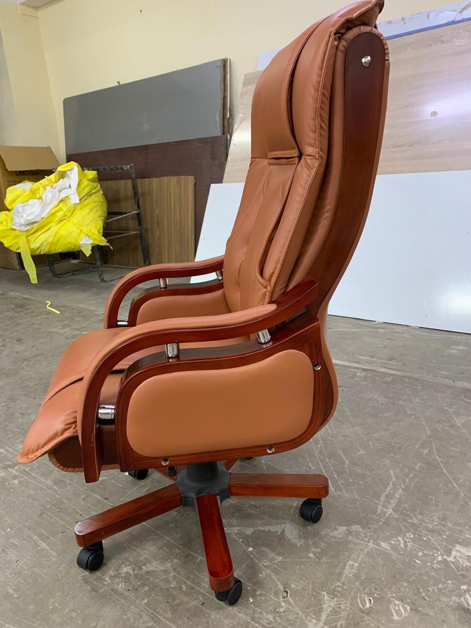 High Back Ergonomic Director Chair with Wooden Base