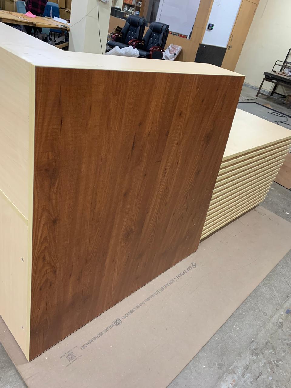 Reception Table with Pre-Laminated Surface, Side Panel & Modesty, Featuring Hettich Telescopic Channels