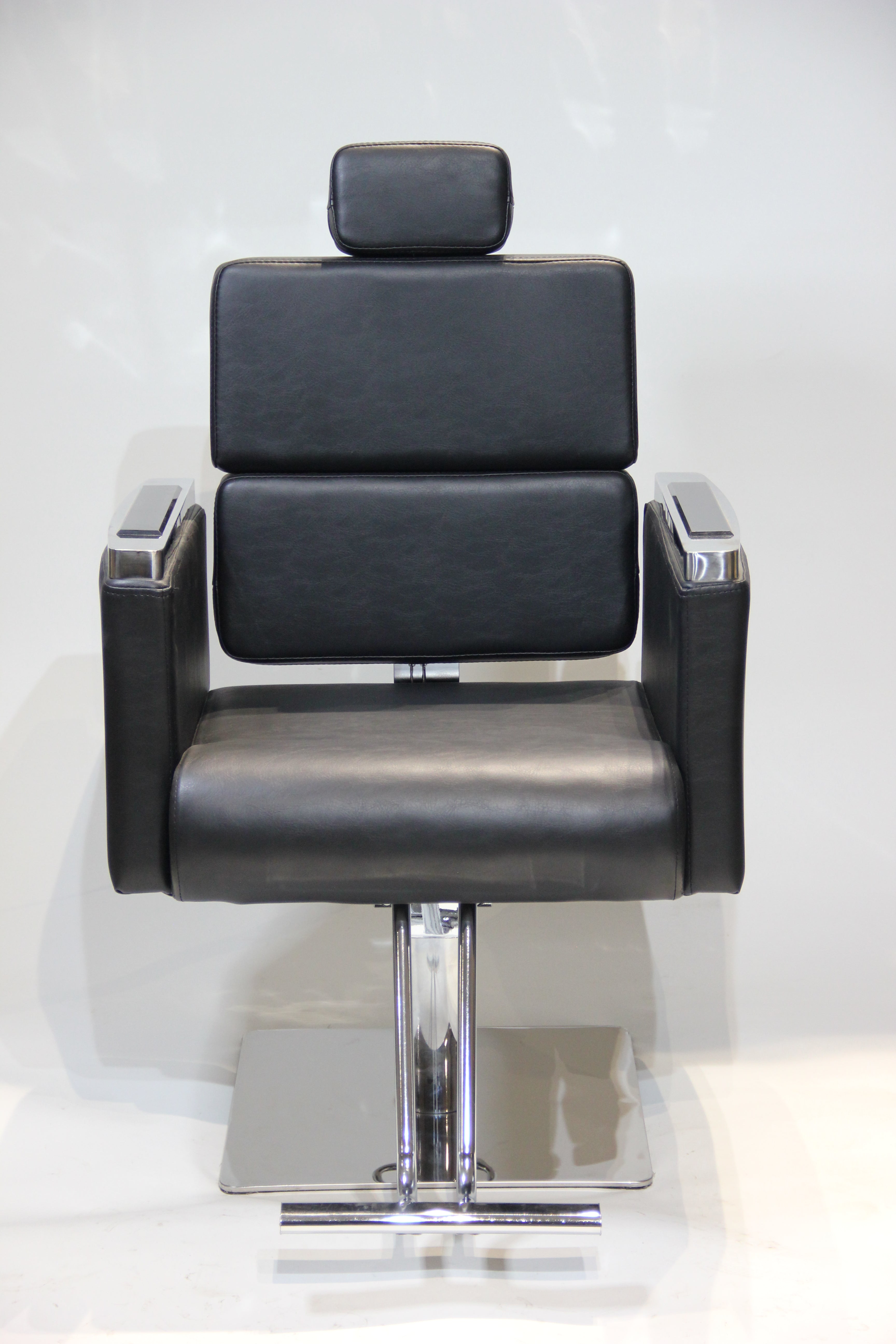 Parlor Chair for Modern Design Stylish Recliner Salon Chair, Luxurious & Lumbar Support & Durable Salon Chair with Hair-Cutting and Beauty Spaces and Legs Rest - Black Color