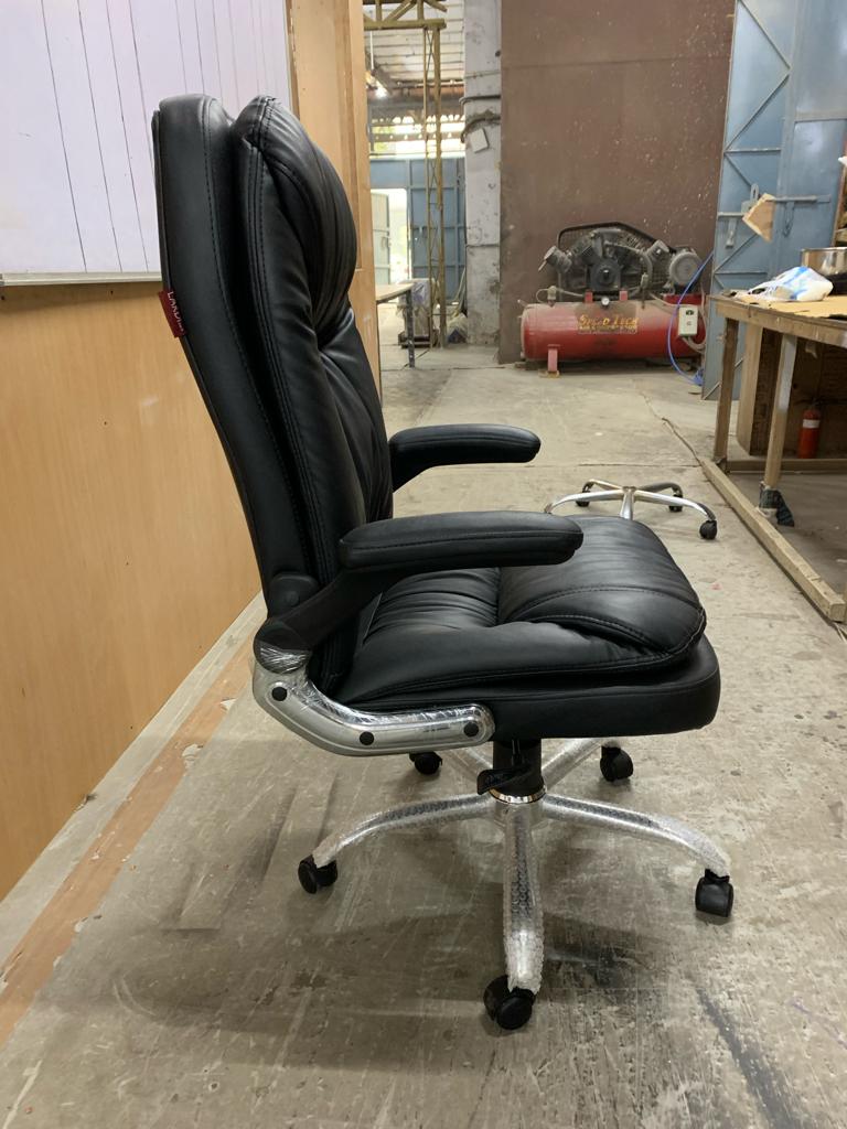 Comfortable Director Chair with Adjustable Armrest