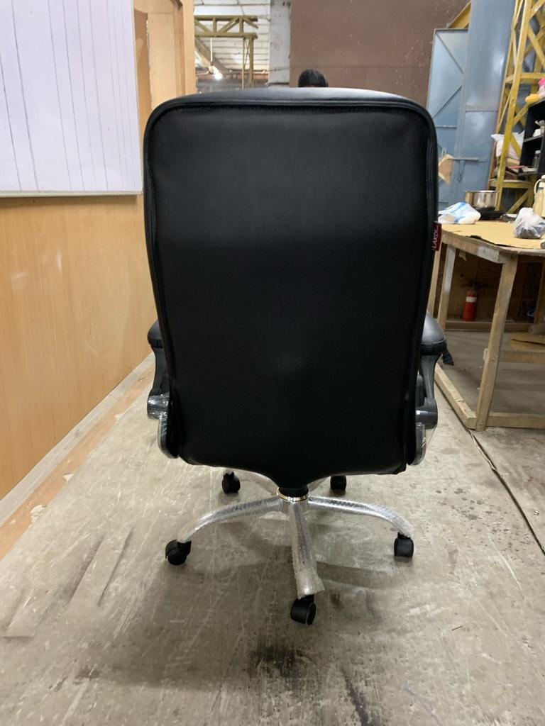 Comfortable Director Chair with Adjustable Armrest